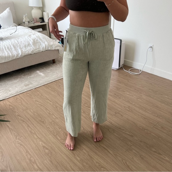 Amuse Society | Kick Slicker Knit Pant Sage Green - Picture 2 of 6